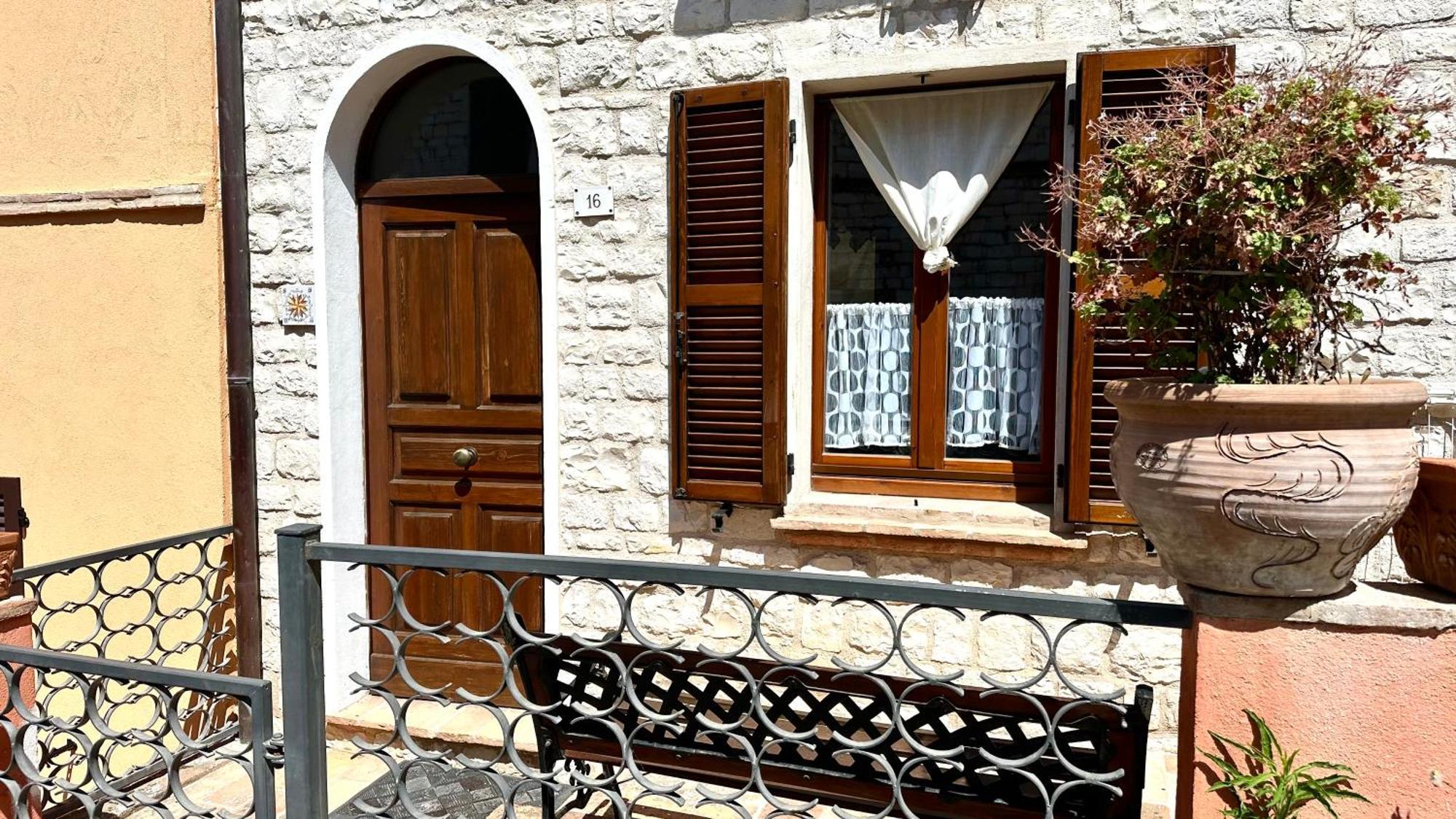 S178 - Sirolo, Delizioso Cielo-Terra Con Ingresso Indipendente Exterior foto